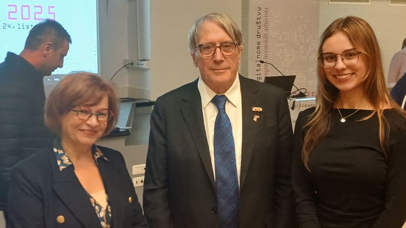 S prvim veleposlanikom SAD-a u...